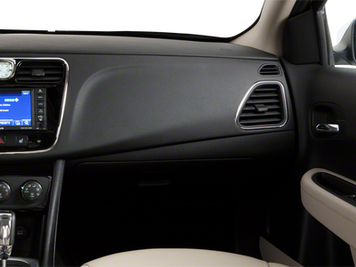 2013 Chrysler 200 4dr Sdn Touring
