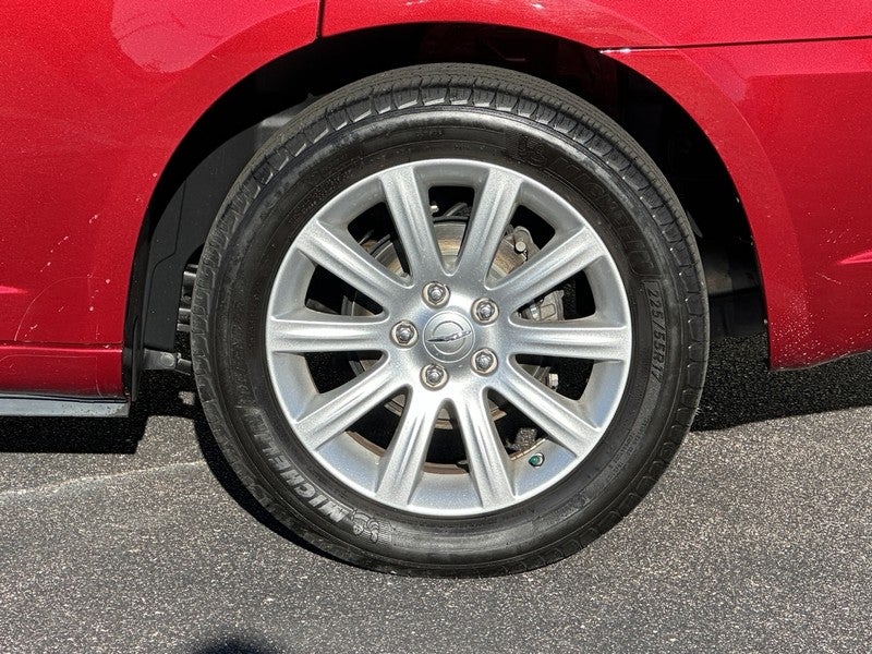 2013 Chrysler 200 4dr Sdn Touring