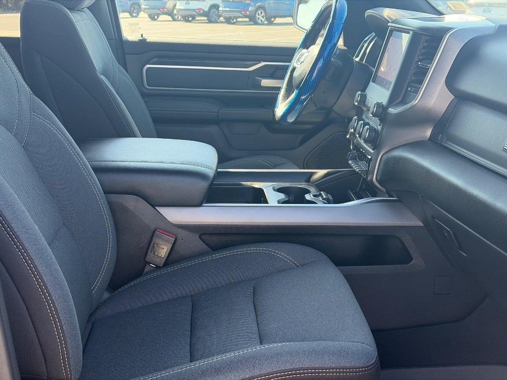 2022 RAM 1500 Big Horn 4x4 Crew Cab 5'7" Box