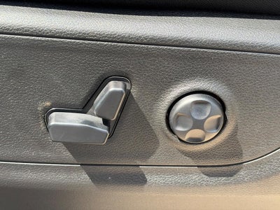 2019 RAM 1500 Big Horn/Lone Star 4x4 Crew Cab 6'4" Box