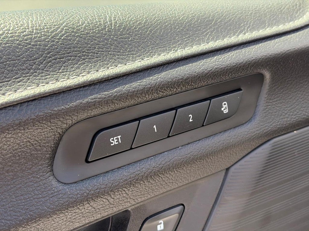 2023 Cadillac CT4 4dr Sdn Premium Luxury