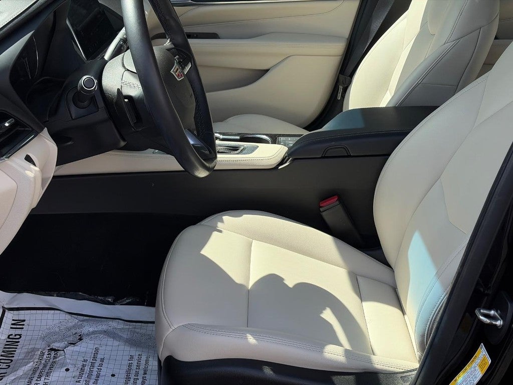 2023 Cadillac CT4 4dr Sdn Luxury