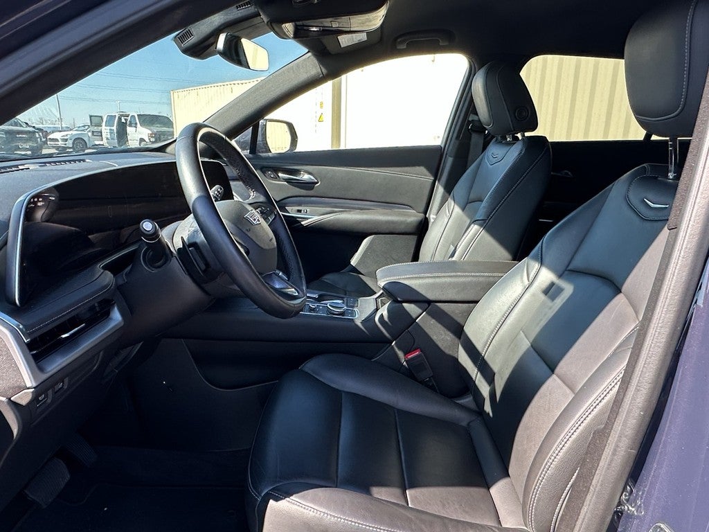 2025 Cadillac XT4 FWD 4dr Premium Luxury