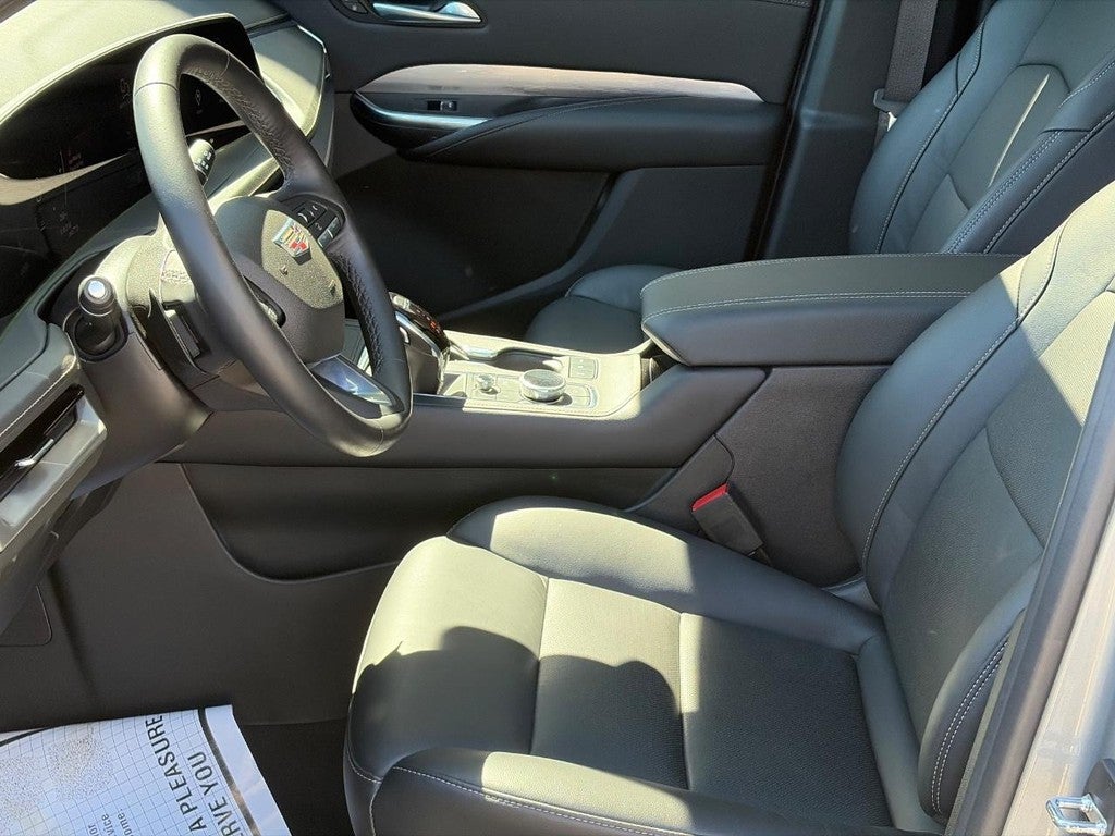 2024 Cadillac XT4 AWD 4dr Premium Luxury