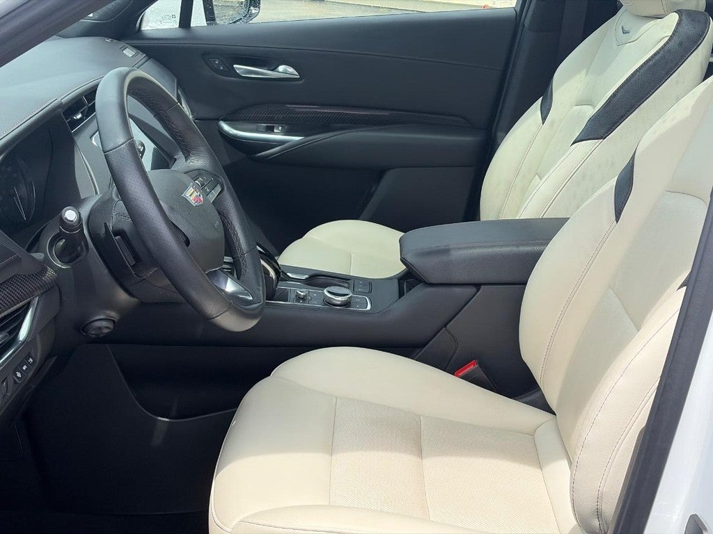 2022 Cadillac XT4 AWD 4dr Sport