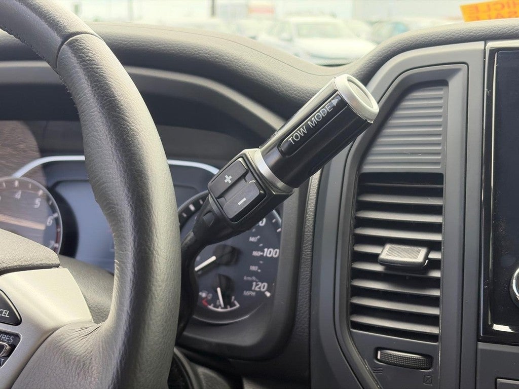 2024 Nissan Titan 4x4 King Cab SV