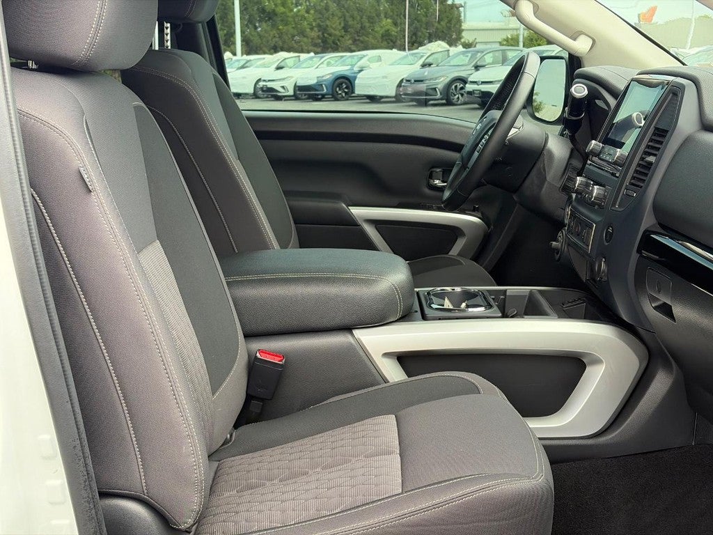 2024 Nissan Titan 4x4 King Cab SV
