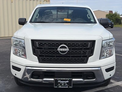 2024 Nissan Titan 4x4 King Cab SV