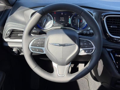 2025 Chrysler Pacifica Select FWD