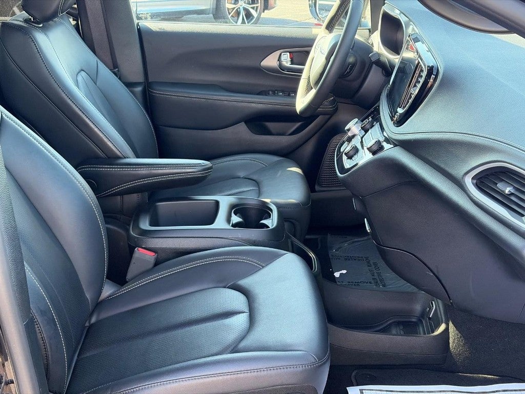 2025 Chrysler Pacifica Select FWD