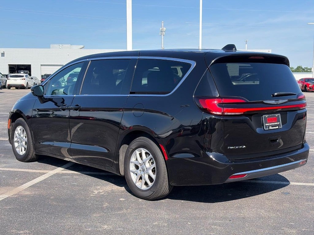 2025 Chrysler Pacifica Select FWD