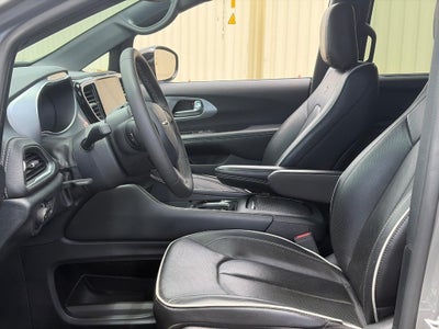 2025 Chrysler Pacifica Limited FWD