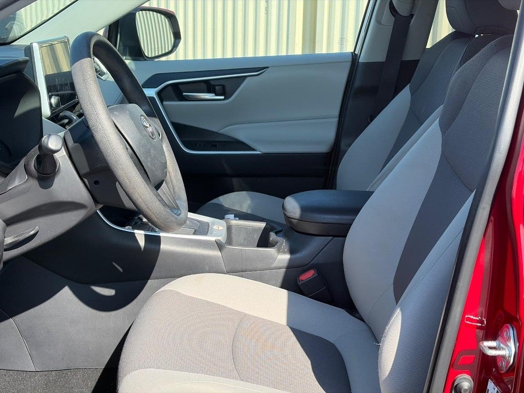 2025 Toyota RAV4 XLE FWD (Natl)