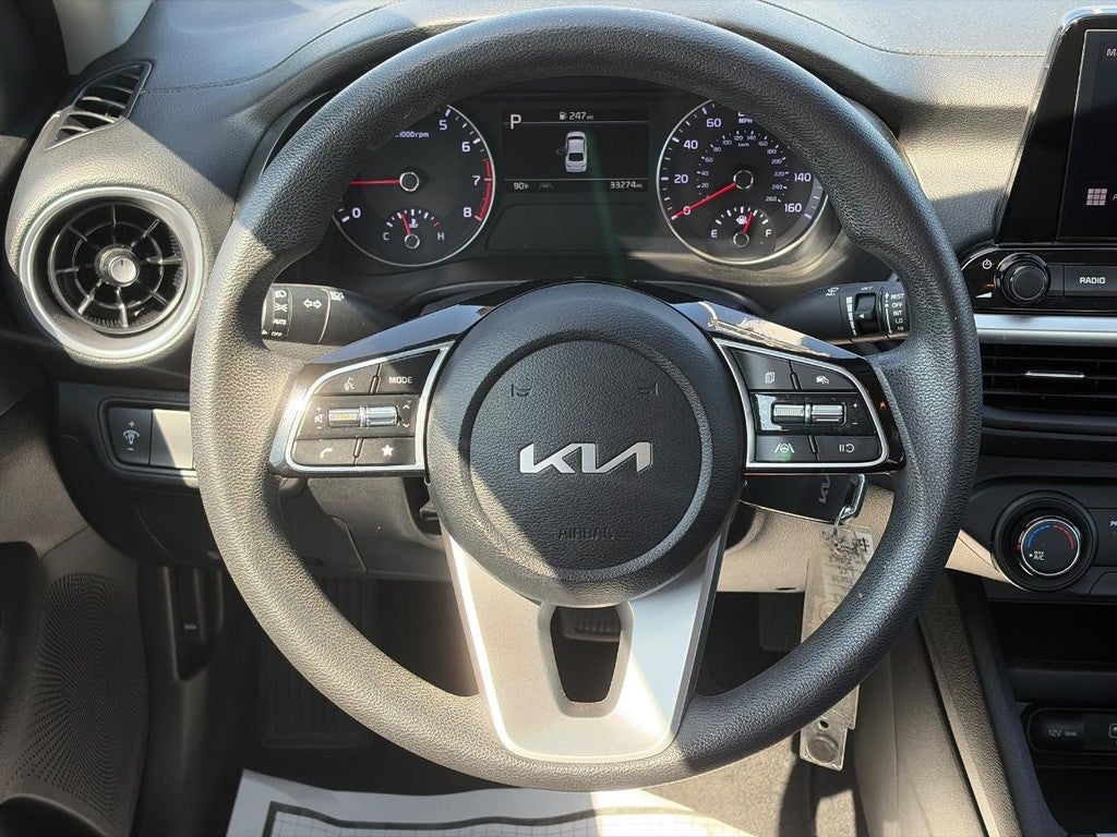 2023 Kia Forte LXS IVT