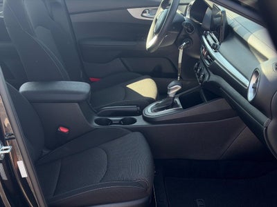 2023 Kia Forte LXS IVT