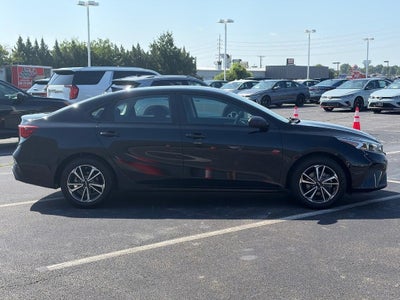 2023 Kia Forte LXS IVT