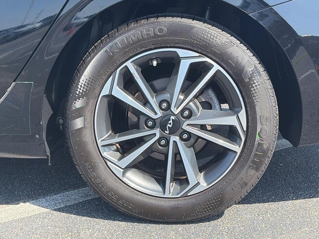 2023 Kia Forte LXS IVT