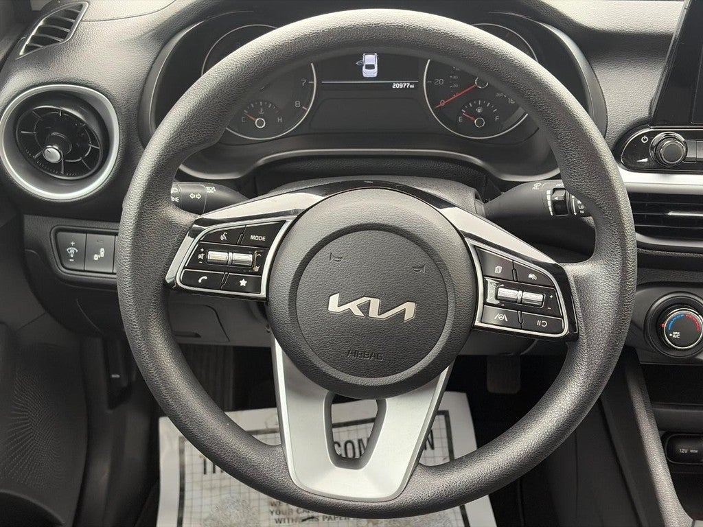 2023 Kia Forte LXS IVT