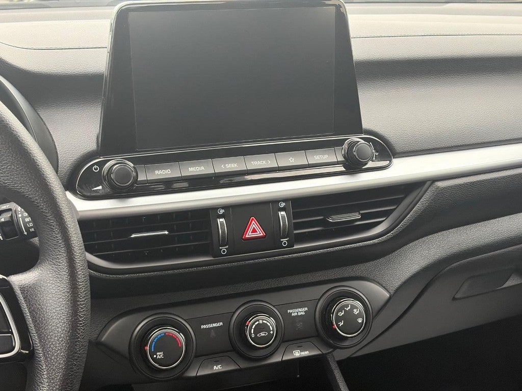 2023 Kia Forte LXS IVT