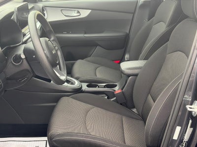 2023 Kia Forte LXS IVT