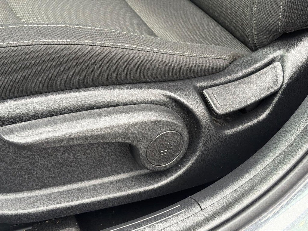 2023 Kia Forte LXS IVT