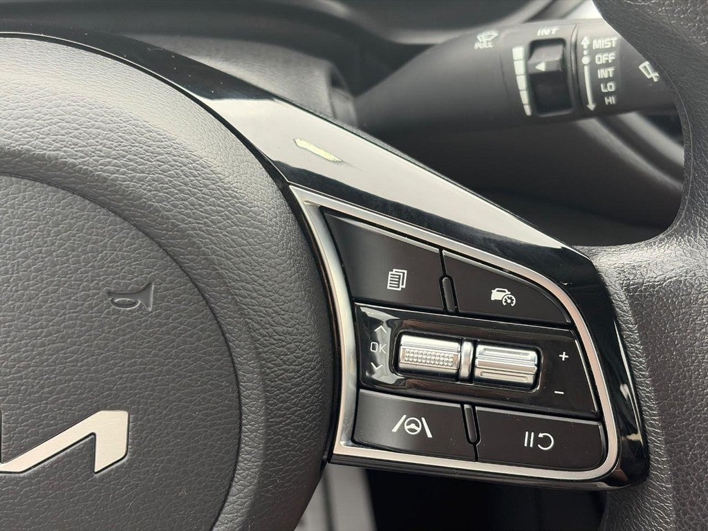 2023 Kia Forte LXS IVT