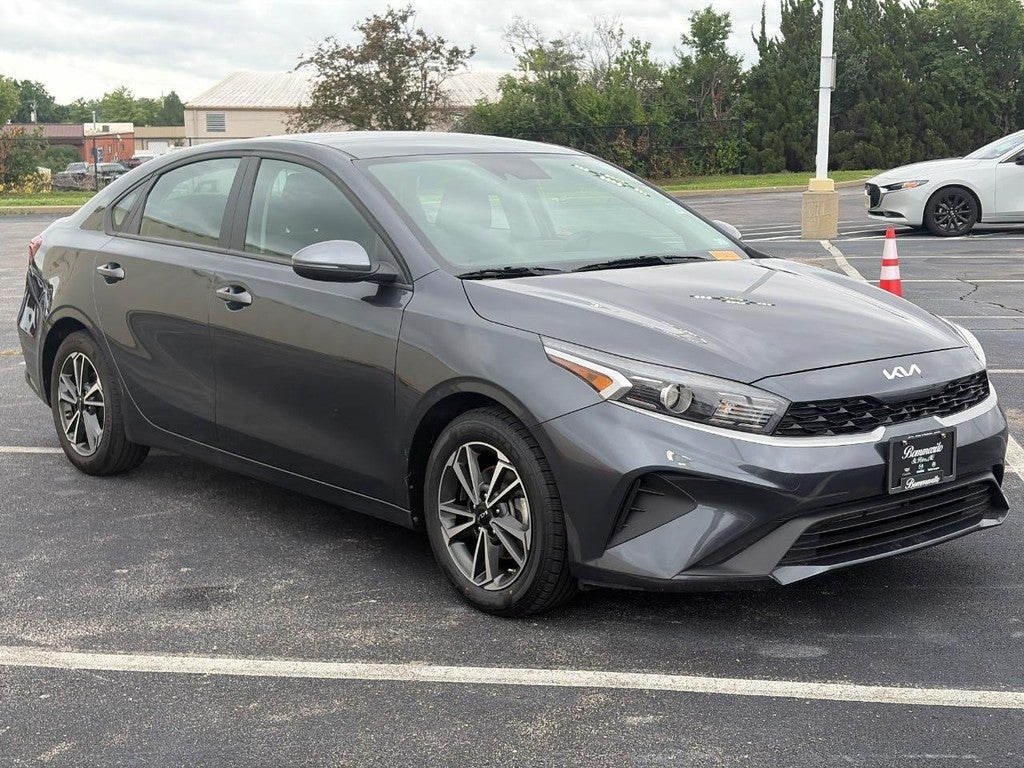 2023 Kia Forte LXS IVT