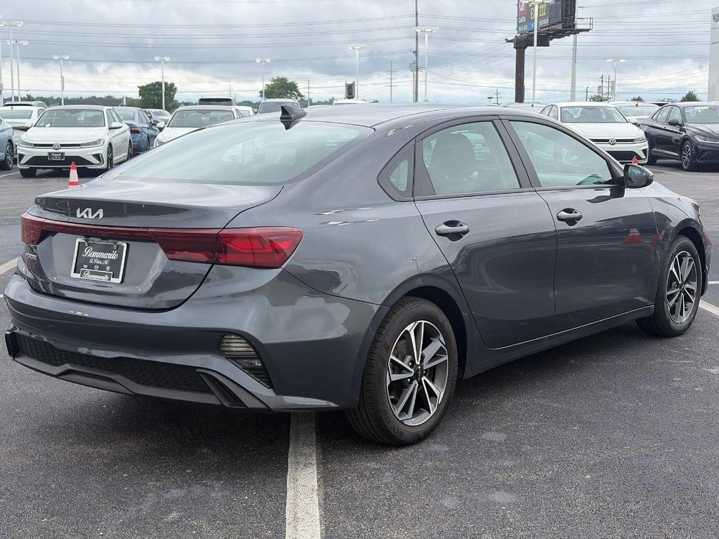 2023 Kia Forte LXS IVT
