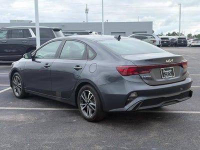 2023 Kia Forte LXS IVT