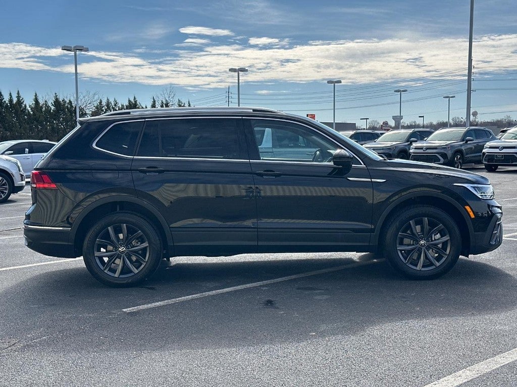 2023 Volkswagen Tiguan 2.0T SE FWD