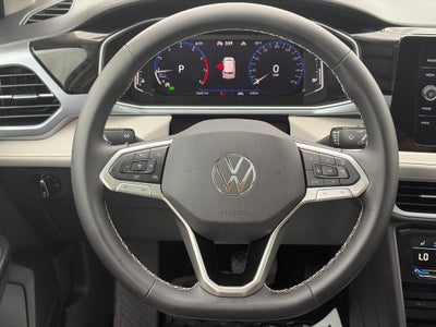 2025 Volkswagen Taos SEL 4MOTION