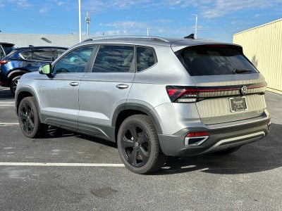 2025 Volkswagen Taos SEL 4MOTION