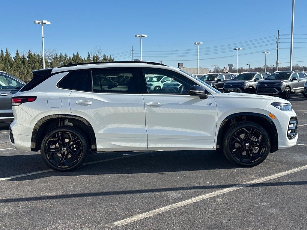 2025 Volkswagen Tiguan 2.0T SE R-Line Black 4MOTION