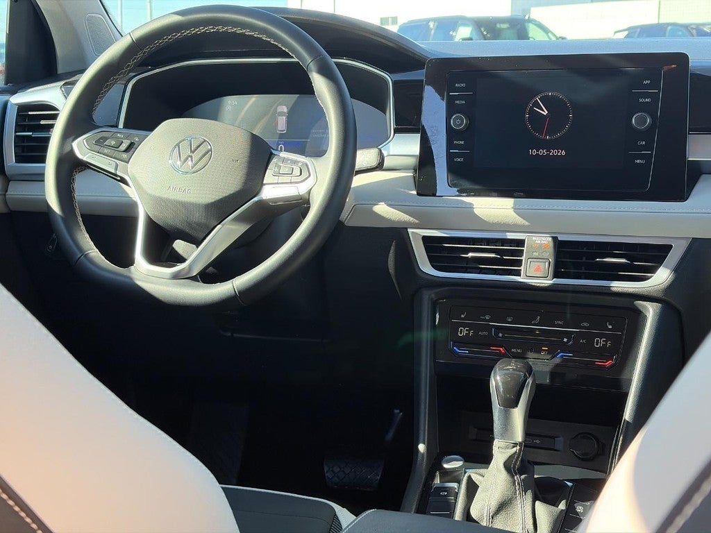 2026 Volkswagen Taos SE FWD