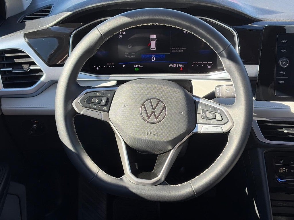 2026 Volkswagen Taos SE FWD
