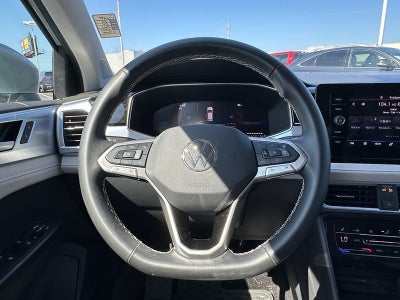 2025 Volkswagen Taos SE FWD