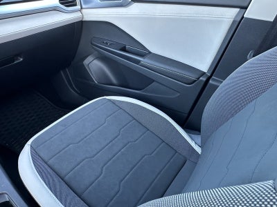 2025 Volkswagen Taos SE FWD