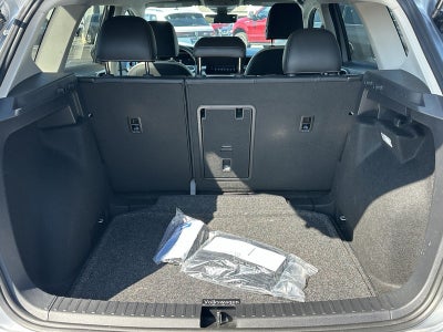 2025 Volkswagen Taos SE FWD