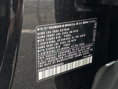 2025 Volkswagen Taos SE 4MOTION