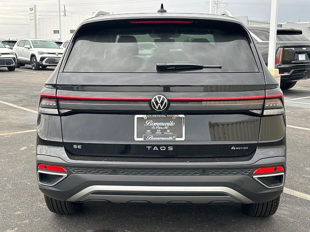 2025 Volkswagen Taos SE 4MOTION