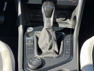 2025 Volkswagen Taos SE 4MOTION