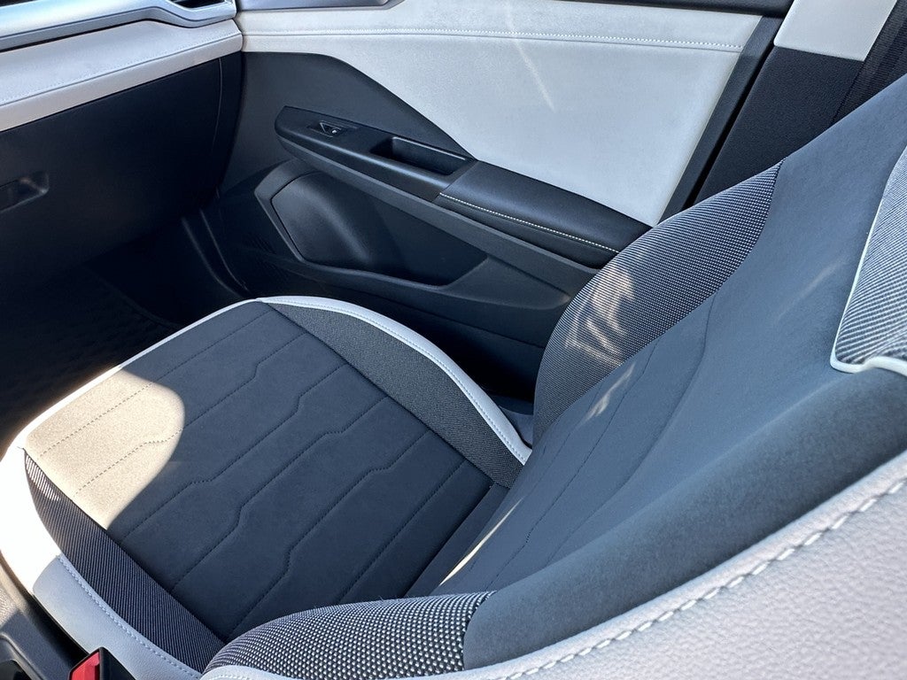 2025 Volkswagen Taos SE 4MOTION