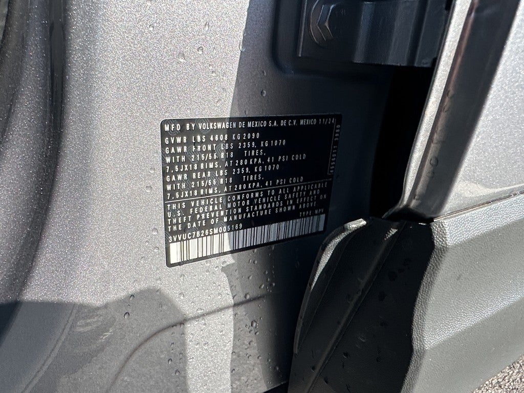 2025 Volkswagen Taos SE 4MOTION