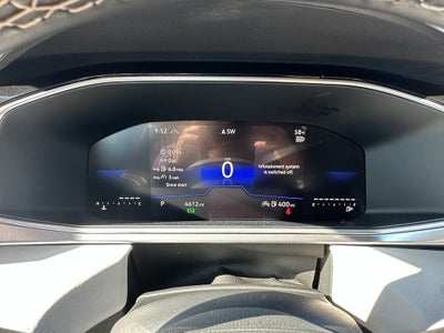 2025 Volkswagen Taos SE 4MOTION