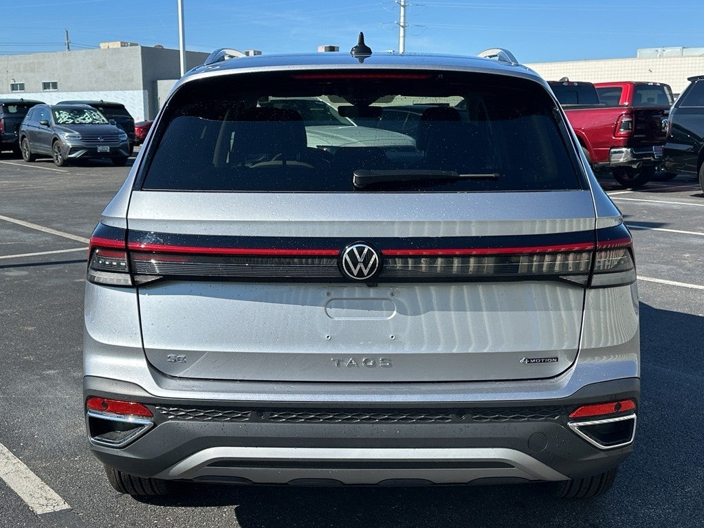 2025 Volkswagen Taos SE 4MOTION