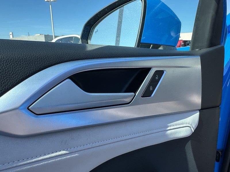 2025 Volkswagen Taos SE 4MOTION