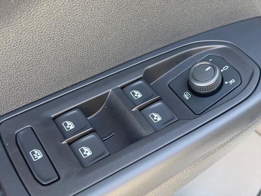 2024 Volkswagen Taos SE 4MOTION