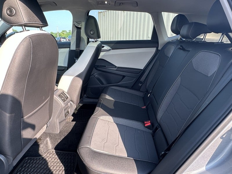 2025 Volkswagen Taos SE 4MOTION