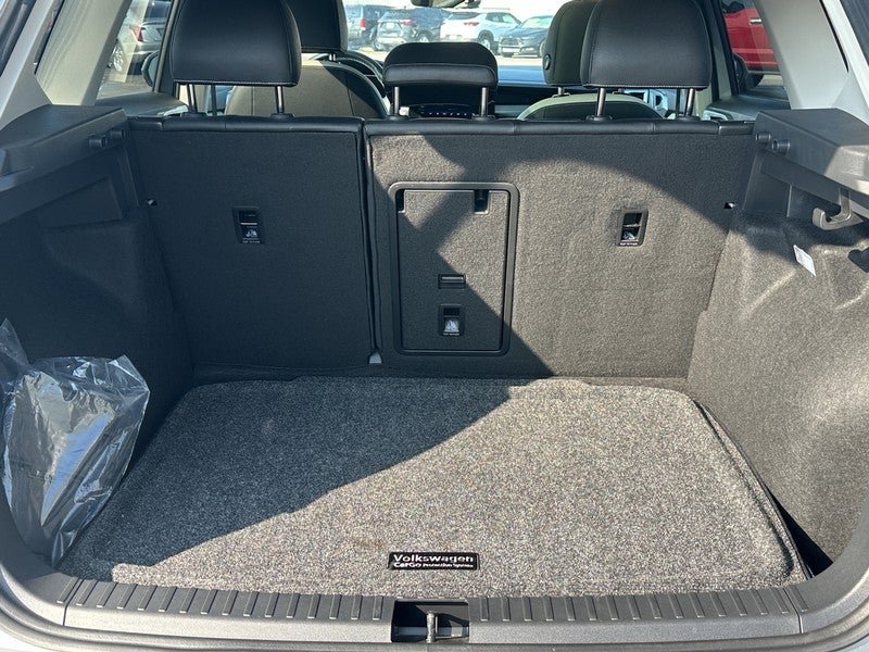 2025 Volkswagen Taos SE 4MOTION