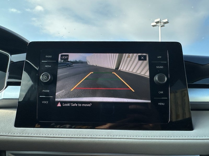 2025 Volkswagen Taos SE 4MOTION